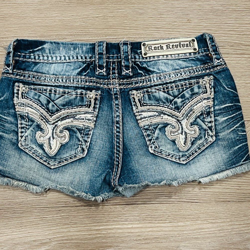 Rock Revival Caylin shorts size 27